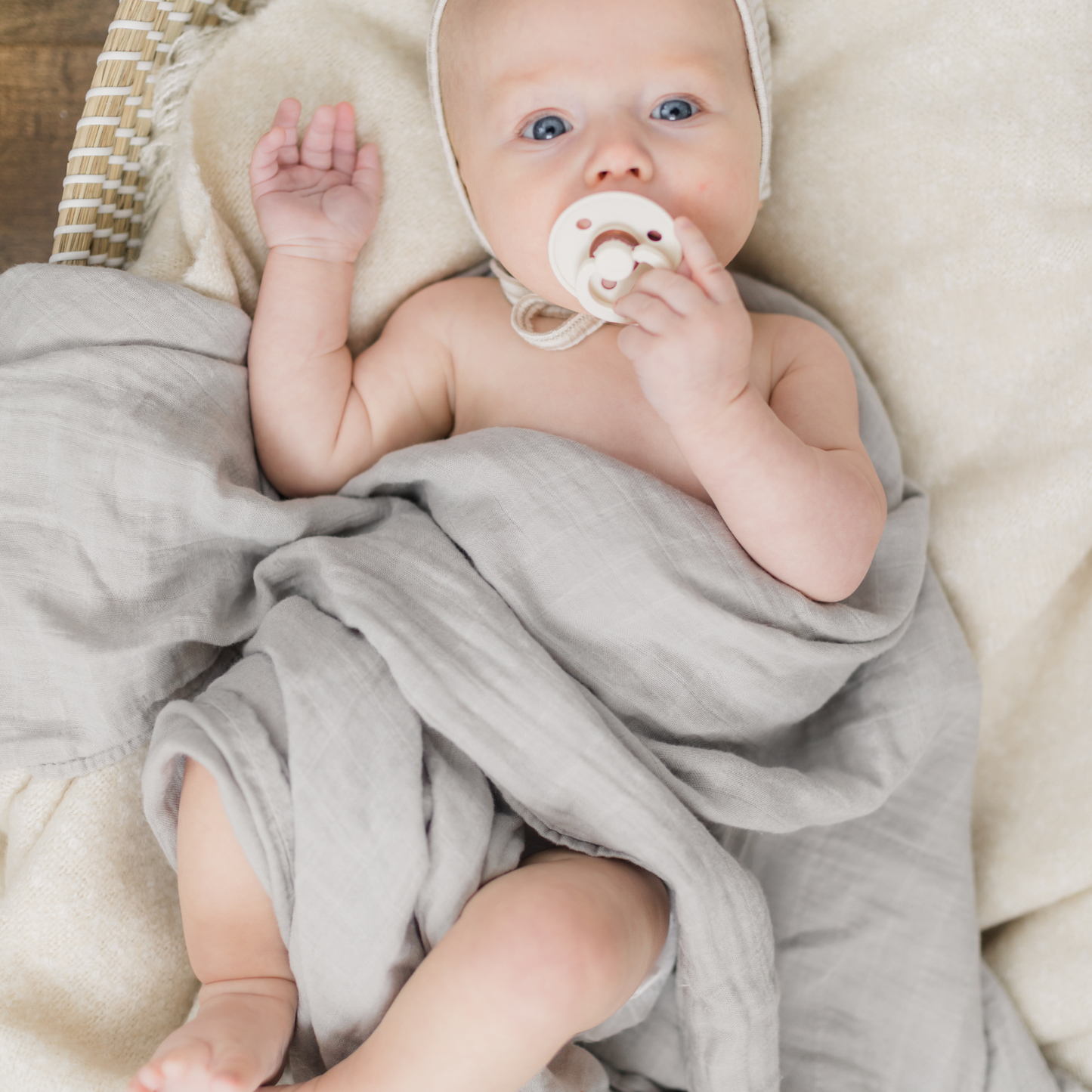 Bamboo Muslin Swaddle Blanket | Light Grey