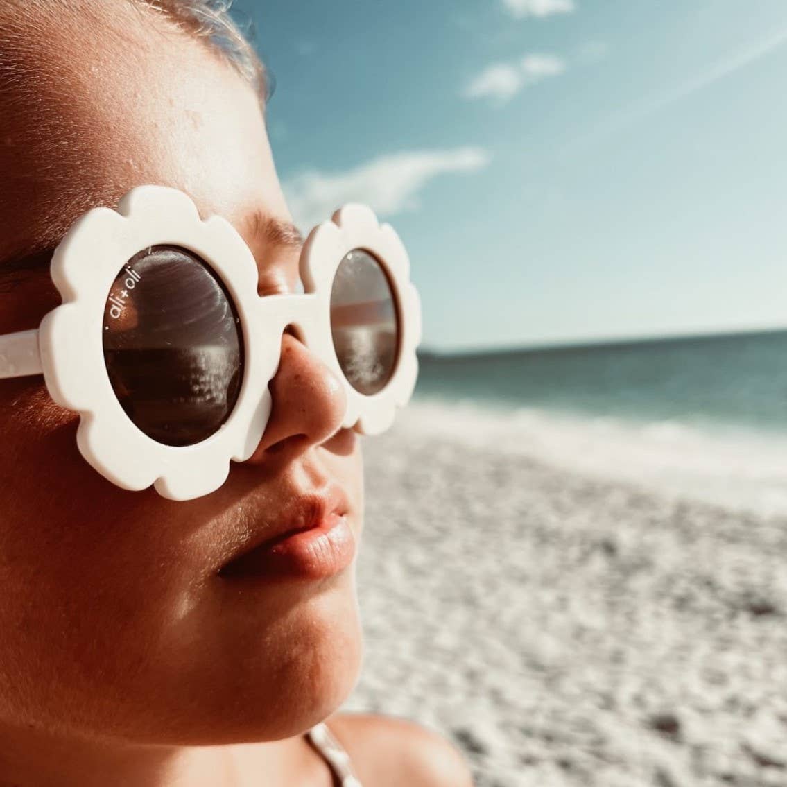 Flower Sunglasses | White - Afternoon Lark